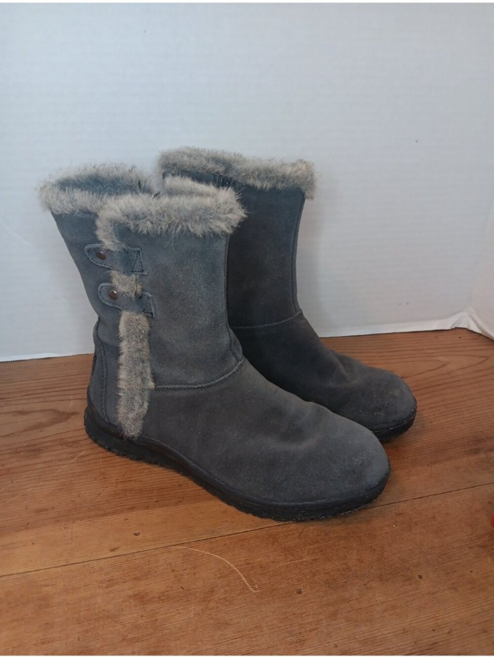 Minnetonka Boots Womens 6 M Suede Gray Faux Fur Lined Side Zip 85324 Mid Calf